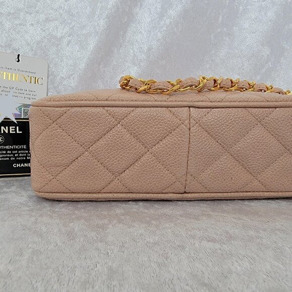 CHANEL PINK CAVIAR DIAMOND 'CC' VINTAGE CAMERA BAG MINI - Picture 13 of 16
